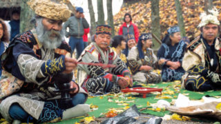 アイヌ民族とは?特徴や人口・言語は?衣装や踊り・食事など文化を徹底調査!